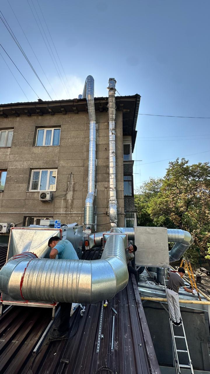 Оборудование и воздуховоды ресторана Vilka на Казыбек би